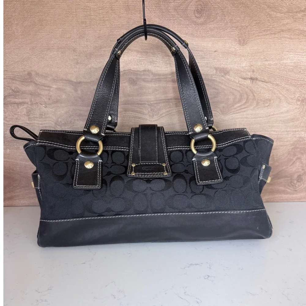 Coach authentic legacy